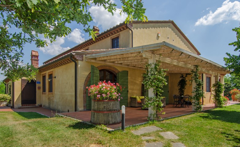 Agriturismo Valliferone I-TOS-PI-007